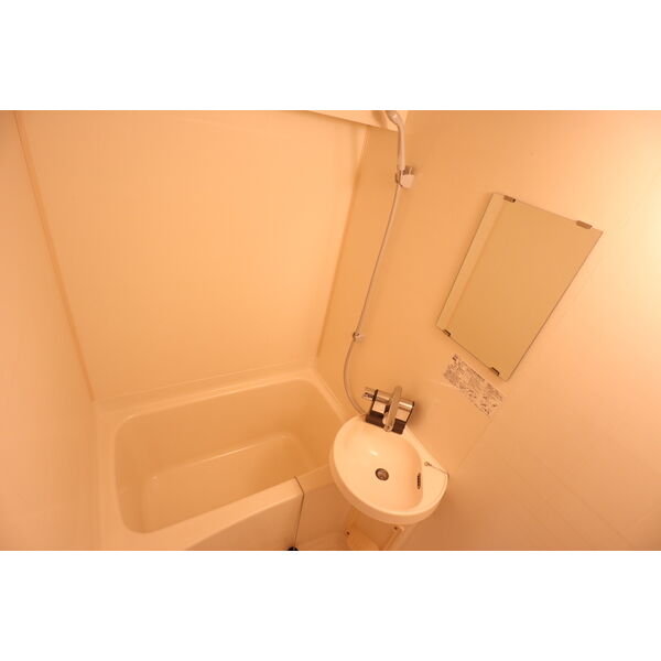 バス・シャワールーム　※別室の参考写真の為、現況優先です。