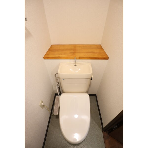 トイレ　※別室の参考写真の為、現況優先です。