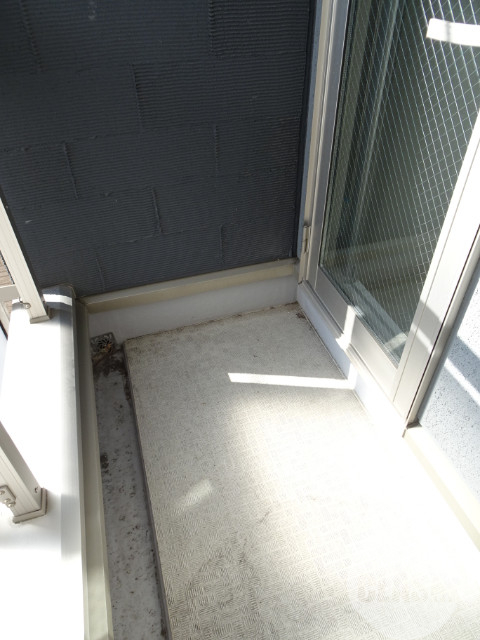 バルコニー　朝日が差し込む東向きバルコニー♪