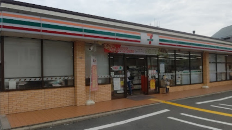 コンビニ　セブンイレブン豊中桜の町6丁目店（コンビニ）まで465m