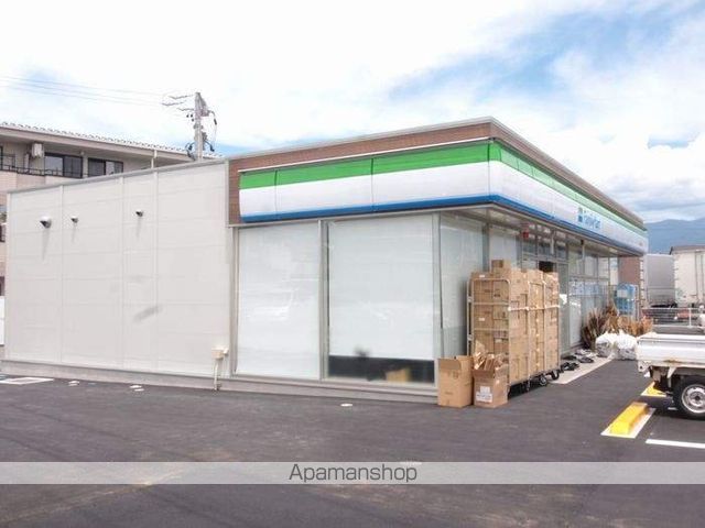 コンビニ　ＦａｍｉｌｙＭａｒｔ松本二子橋店（コンビニ）まで550m