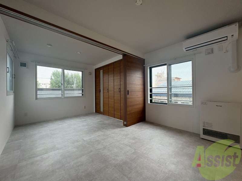 居室・リビング　広々としたリビングですね。使い勝手がよさそうですね！