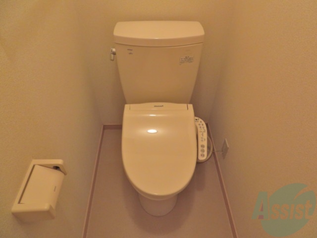 トイレ　ウォシュレットついてます。おしりに優しい設計です。