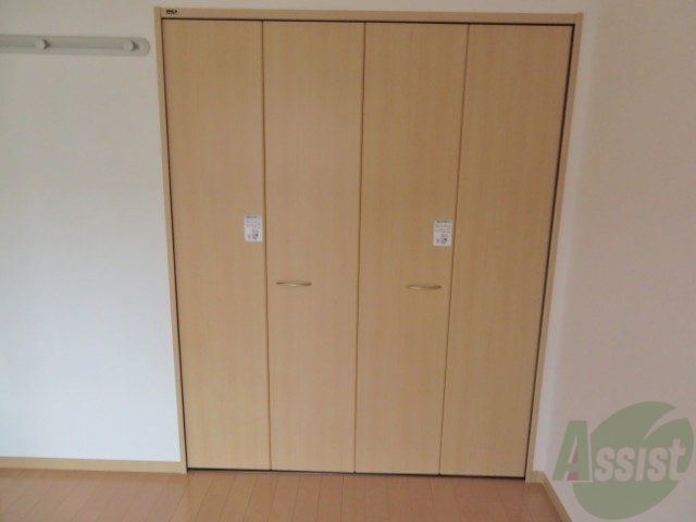 収納　クローゼットはコチラ。広々とした収納になってます。