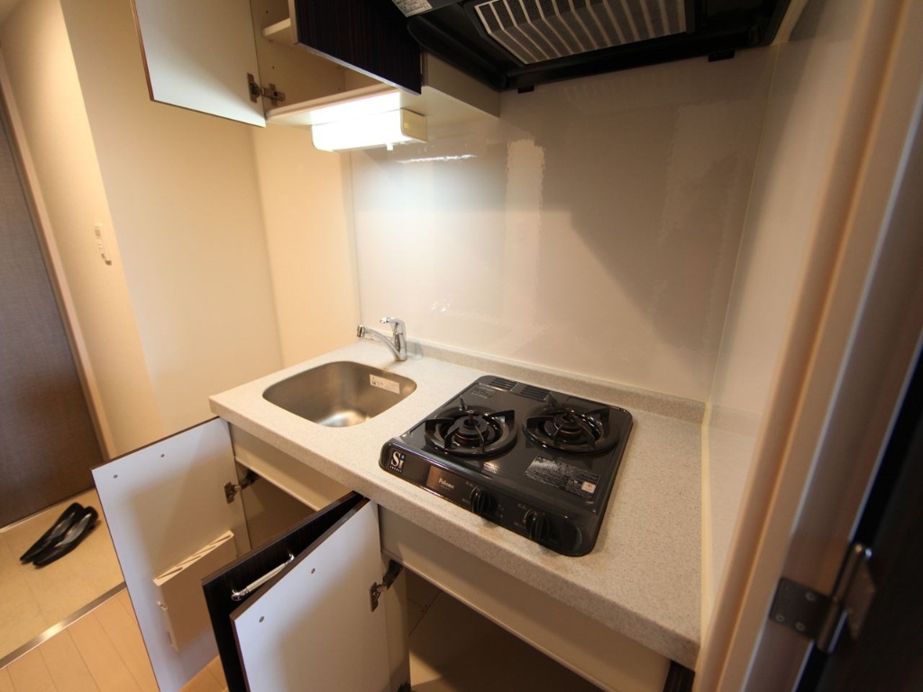 キッチン　システムキッチン（ガス２口コンロ付）