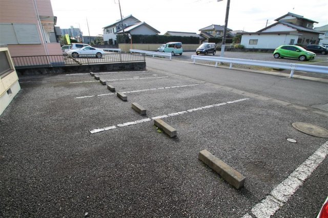 駐車場　敷地内駐車場1台無料です。