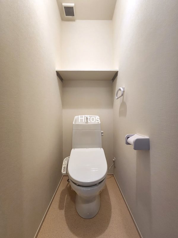 トイレ　温水洗浄機能付き便座