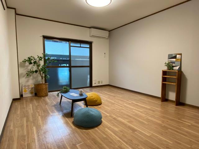 居室・リビング　(別部屋イメージ)