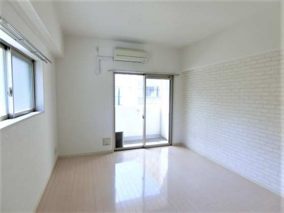 居室・リビング　※別の部屋の写真です