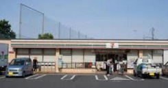 コンビニ　セブン-イレブン 上北沢５丁目店（コンビニ）まで318m