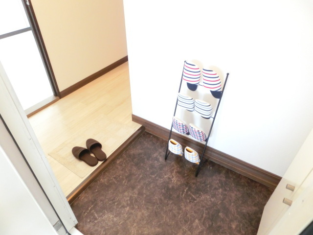 玄関　玄関も貼り替えて綺麗になりました。