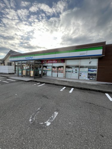 コンビニ　ファミリーマート 柏崎扇町店（コンビニ）まで207m