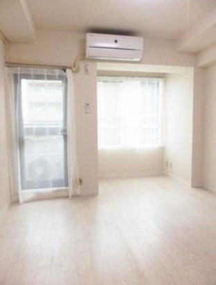 居室・リビング　きれいな室内です。