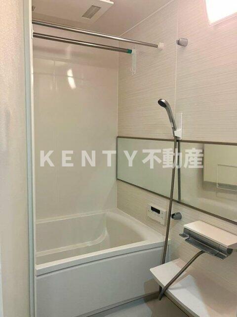 バス・シャワールーム　コンパクトで使いやすいお風呂です