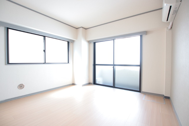 居室・リビング　★過去募集時の写真です★６．１帖の洋室