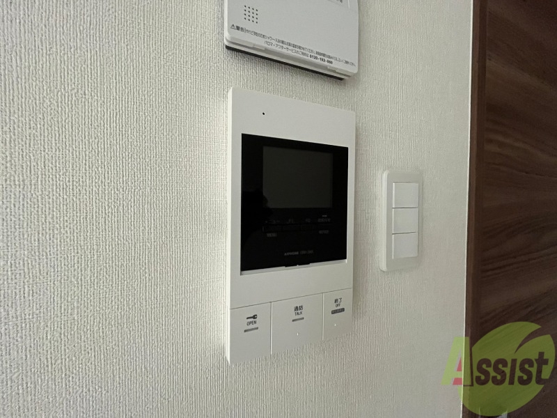 セキュリティ　ＴＶモニター付インターホンです。来客者の顔が見えるので安心！