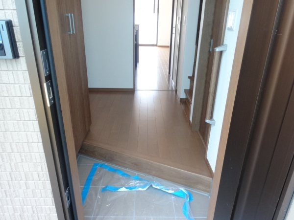玄関　玄関ホール広いです!