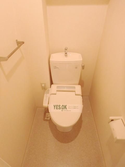 トイレ　★シャワートイレ付のトイレです★