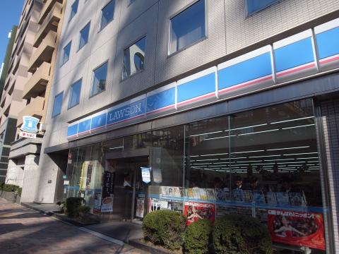 コンビニ　ローソン 本郷四丁目店（コンビニ）まで331m