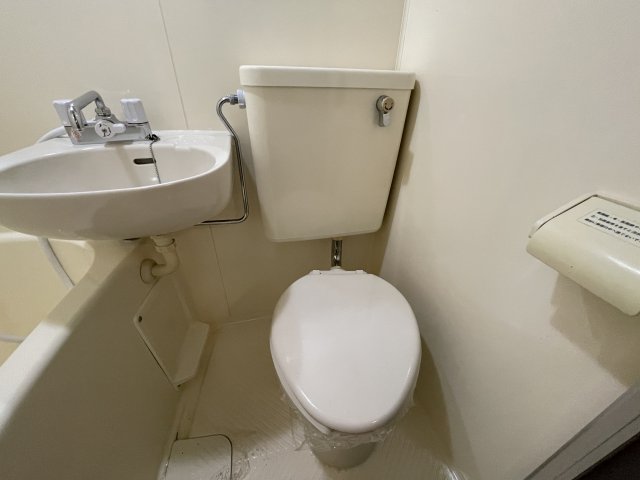 トイレ　掃除のしやすいシンプルなトイレです☆