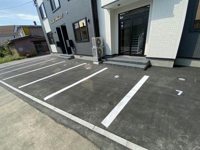 駐車場　駐車場