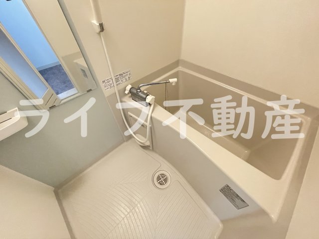 バス・シャワールーム　落ち着いた空間のお風呂です