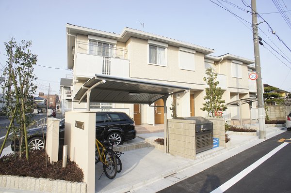 建物外観　積水ハウス施工のシャーメゾン♪閑静な住宅街♪