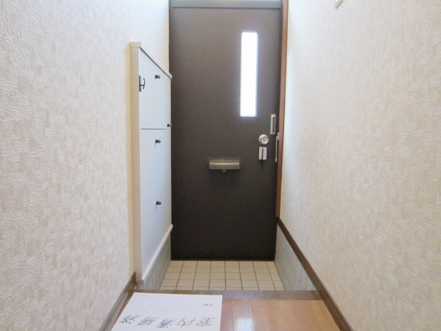 玄関　収納付きの玄関でスッキリ使えます。