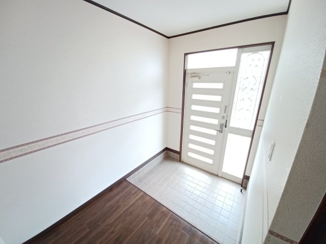 玄関　落ち着いた玄関です