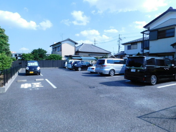 駐車場　駐車場
