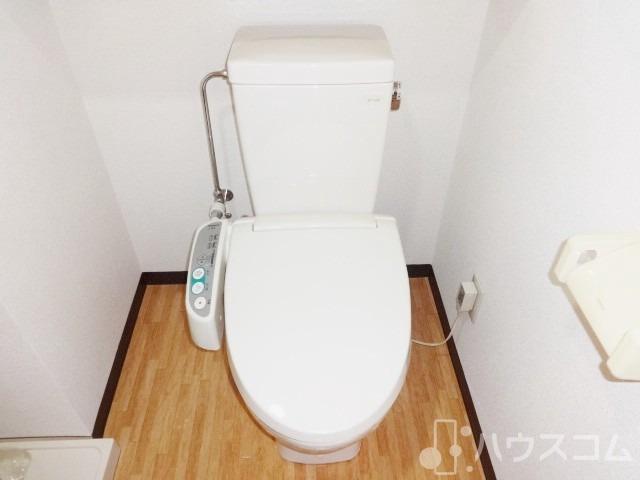 トイレ　温水便座は必須アイテムですよね！
