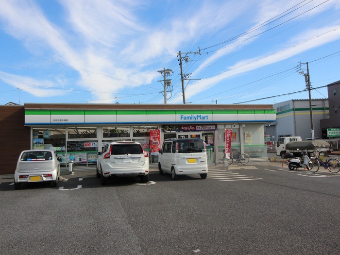 コンビニ　ファミリーマート（コンビニ）まで280m