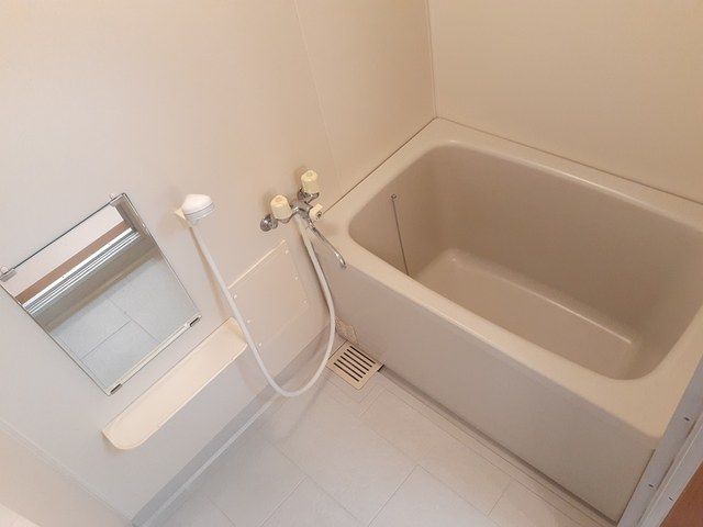 バス・シャワールーム　日々の疲れを癒すお風呂付です