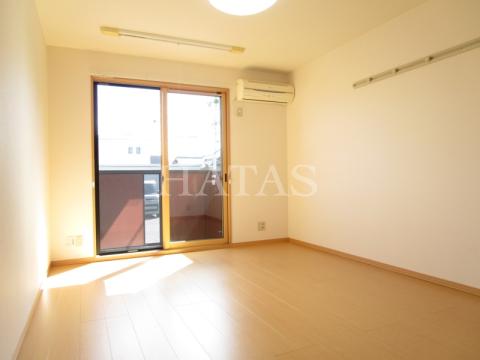 居室・リビング　同物件別部屋です