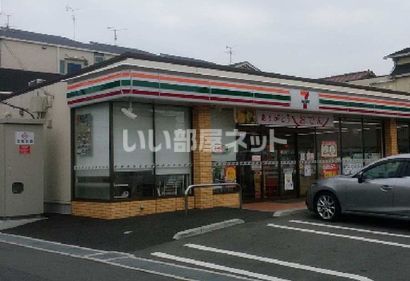 コンビニ　セブンイレブン堺大鳥大社前店（コンビニ）まで558m