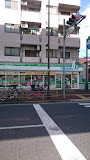 コンビニ　ファミリーマート 滝野川五丁目店（コンビニ）まで504m