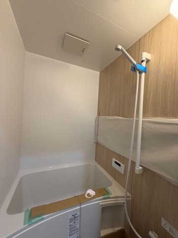 バス・シャワールーム　※工事中の写真です。