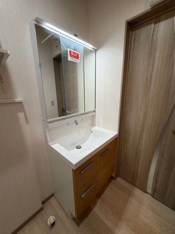 洗面設備　※工事中の写真です。