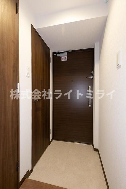 玄関　※写真は同タイプ住戸です。