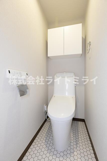 トイレ　※写真は同タイプ住戸です。