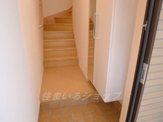 玄関　ミラー付き大型シューズボックス