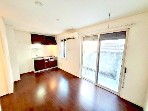 居室・リビング　★1LDKの明るいお部屋です。2名様のご入居もご相談ください