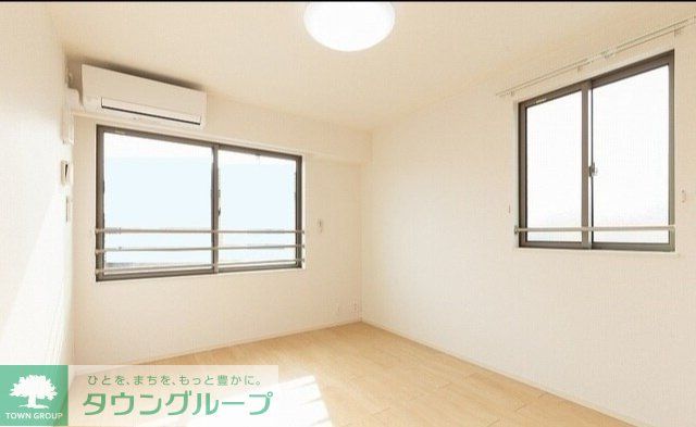 メゾン ド ウィズの居間写真