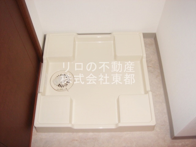 その他　水漏れの心配がない防水パン付きの洗濯機置き場です