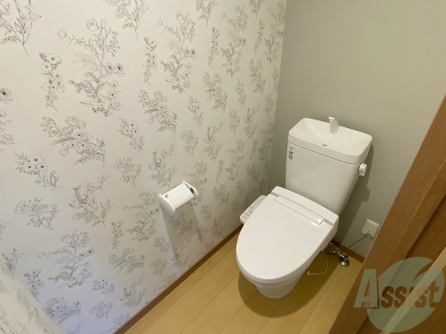 トイレ　トイレにはもちろんウォシュレットがついてます