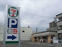 コンビニ　セブンイレブン札幌西町北店（コンビニ）まで120m