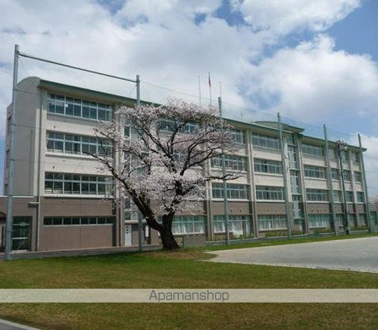中学校　武蔵村山市立第一中学校（中学校）まで620m