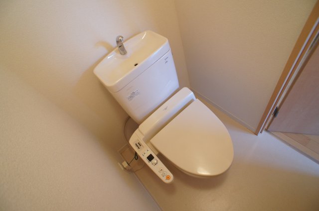 シャーメゾン吉尾のトイレ写真