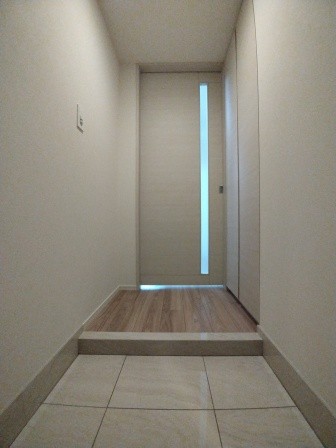 グランピア東中野の玄関写真