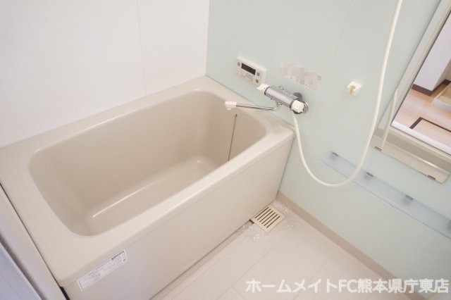 熊本市電健軍線 動植物園入口駅 徒歩4分 3階建 築16年の風呂写真